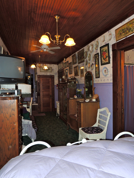 Stay-Inn-Style Bed & Breakfast - Fayetteville, AR — Old World New