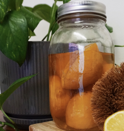 How To Make Lemon and Vinegar DIY Non-Toxic Cleaning Spray