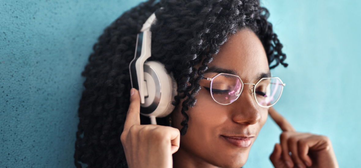 7 Apps to Listen to Audiobooks for FREE (Quick Guide)